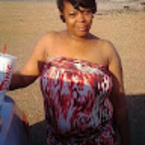 Meet your Posher, Sheila - Picture 1 of 1